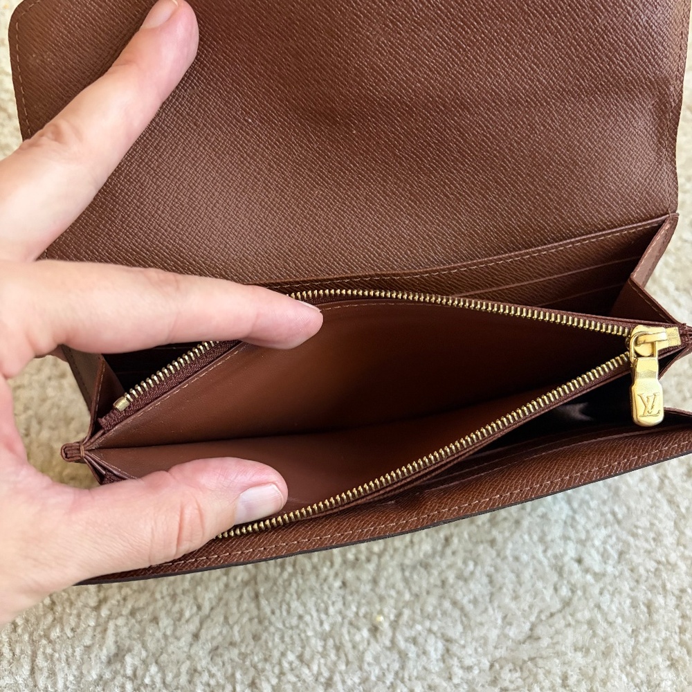 Louis Vuitton Wallet - Picture 5 of 9